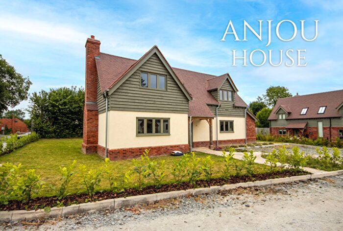 3 Bedroom Detached House For Sale In Off Kings Meadow, Pear Tree Orchard, HR6