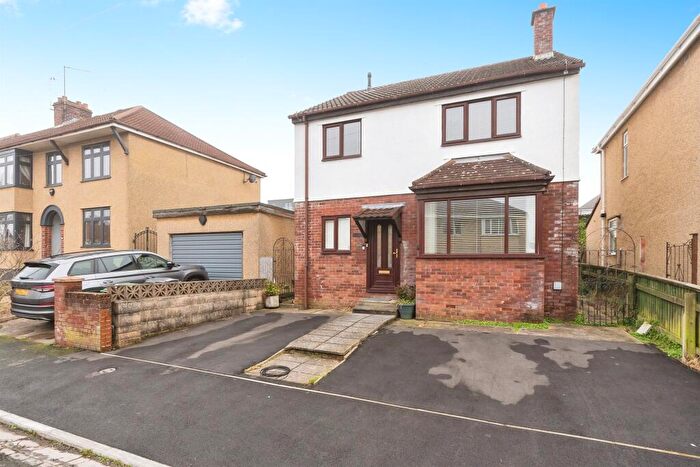 4 Bedroom House To Rent In Savoy Road, BS4