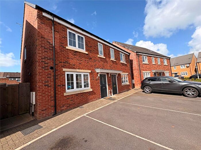 4 Bedroom Semi Detached House For Sale In Willow Brook, Staverton Manor, Daventry, Northamptonshire, NN11
