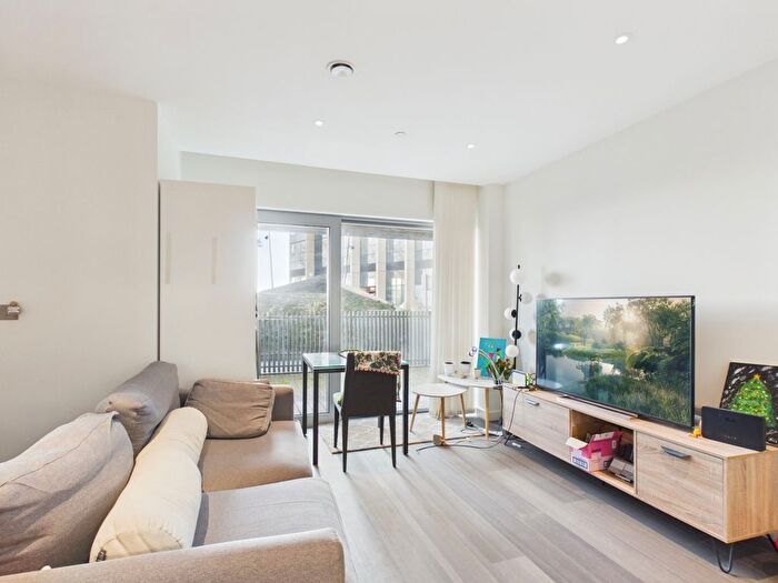 2 Bedroom Flat To Rent In Cutter Lane, London, SE10