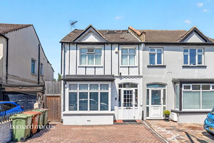 4 Bedroom Semi-Detached House For Sale In Hackbridge Road, Wallington, SM6