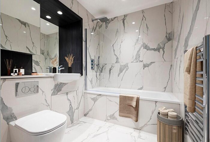 2 Bedroom Apartment To Rent In Neptune Wharf, London, SE8