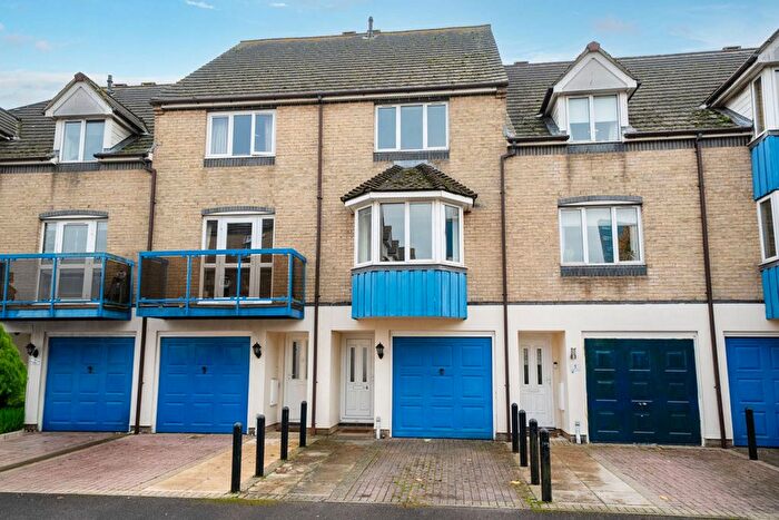 3 Bedroom Town House For Sale In Atlantic Close, Southampton, SO14