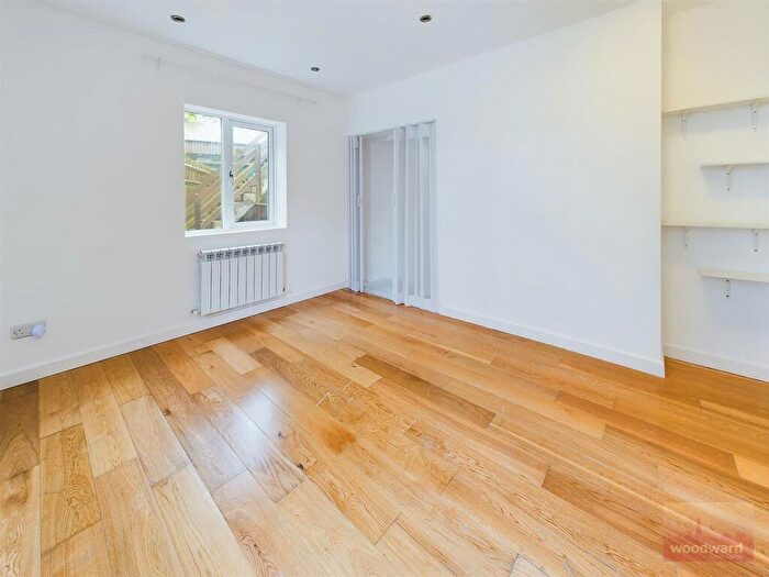 3 Bedroom Flat To Rent In Mount Park Avenue, Harrow On The Hill, HA1