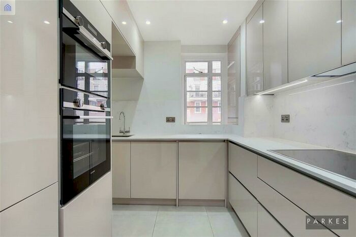 3 Bedroom Flat To Rent In Dorset House, Gloucester Place, NW1