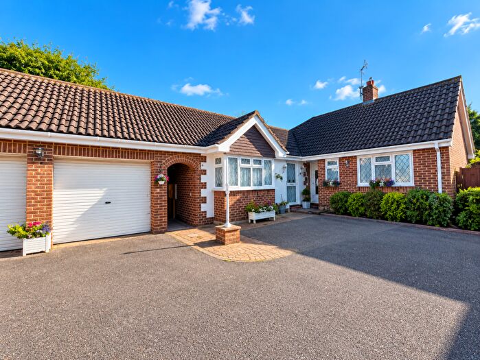 3 Bedroom Detached Bungalow For Sale In Spurway Park, Polegate, BN26