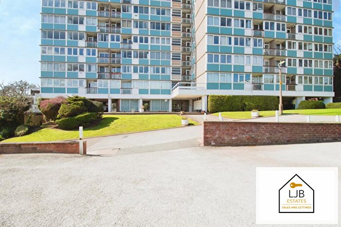 2 Bedroom Flat For Sale In Kenilworth Court, Coventry, CV3