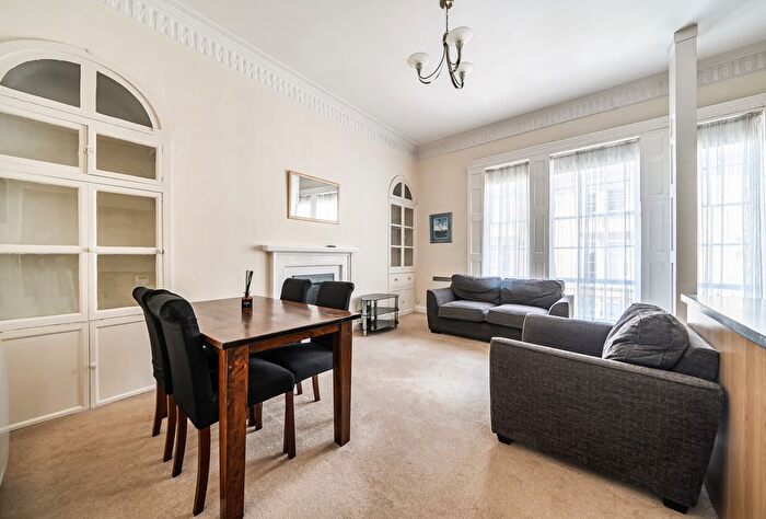 1 Bedroom Flat For Sale In New King Street, Bath, Somerset, BA1