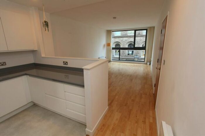 2 Bedroom Flat To Rent In Crown Street Buildings, Leeds, LS2