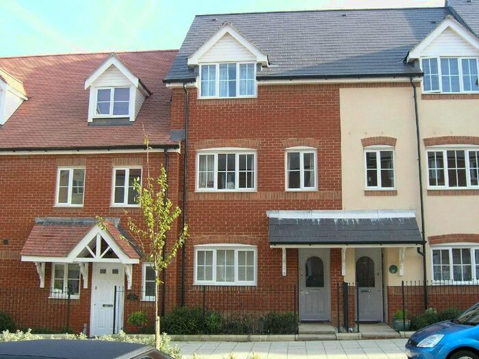 4 Bedroom Property To Rent In Sir John Fogge Ave, Repton Park, Ashford, TN23