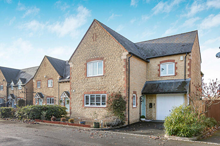 4 Bedroom Detached House For Sale In The Crossway, Ardley, OX27