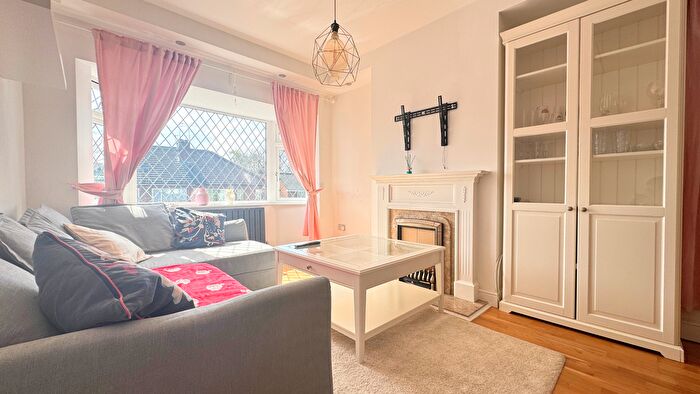 2 Bedroom Bungalow To Rent In Holly Hill Road, Erith, DA8