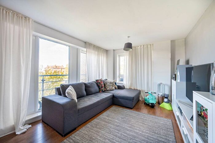 2 Bedroom Flat For Sale In Forty Lane, Wembley Park, Wembley, HA9