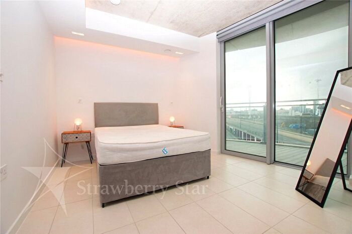 Studio For Sale In Tidal Basin Road, London, E16