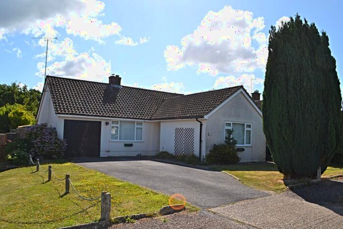 3 Bedroom Bungalow To Rent In Morrell Avenue, Horsham, RH12