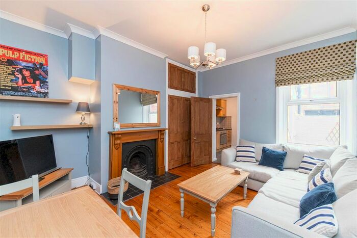 2 Bedroom Flat To Rent In Forsyth Road, Jesmond, Newcastle Upon Tyne, NE2