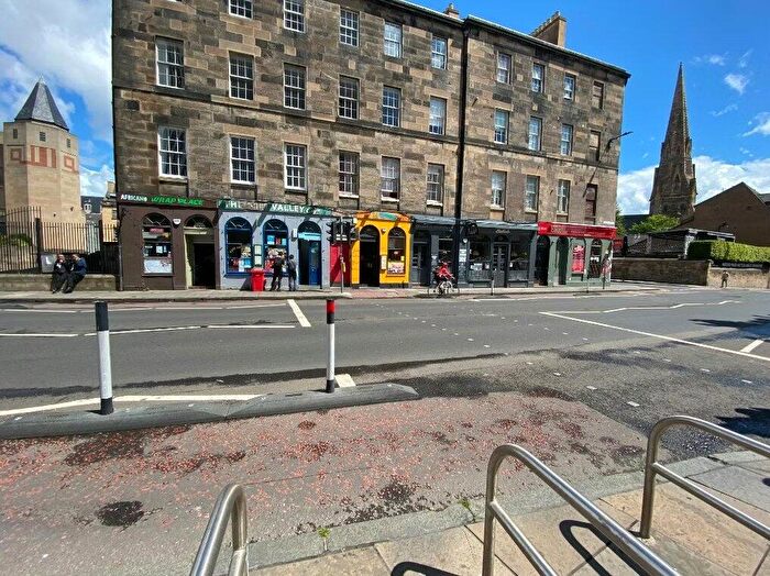 3 Bedroom Flat To Rent In Chapel Street, Edinburgh, Midlothian, EH8