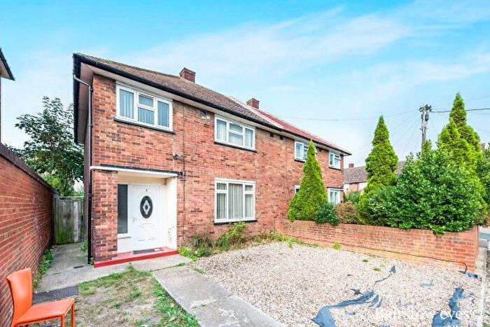 3 Bedroom Property To Rent In Corve Lane, South Ockendon, RM15