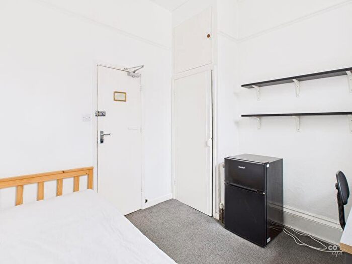 1 Bedroom Detached House To Rent In Bedford Square, Brighton, BN1