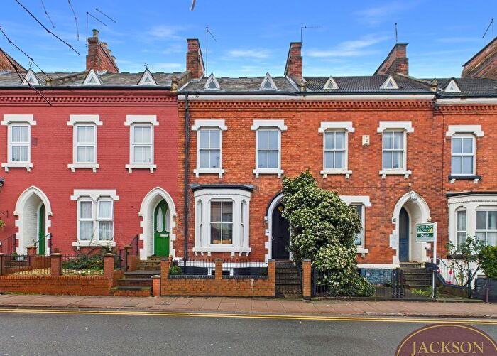 3 Bedroom Terraced House For Sale In York Road, Northampton, NN1