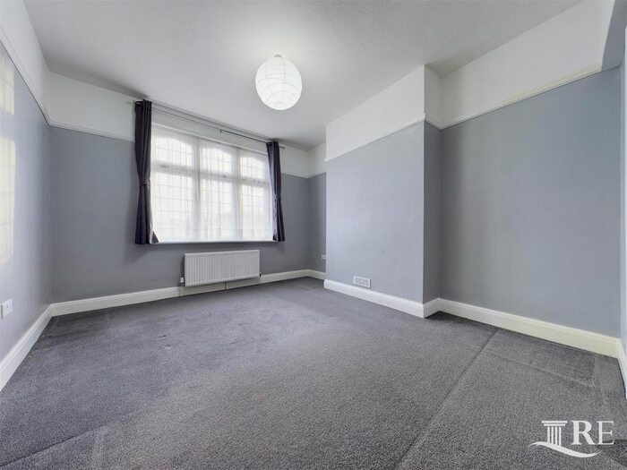 2 Bedroom Flat To Rent In Court Parade, Wembley, HA0