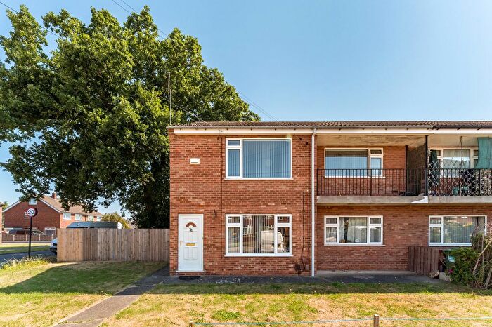 2 Bedroom Flat To Rent In Woodlands Grove, York, YO31