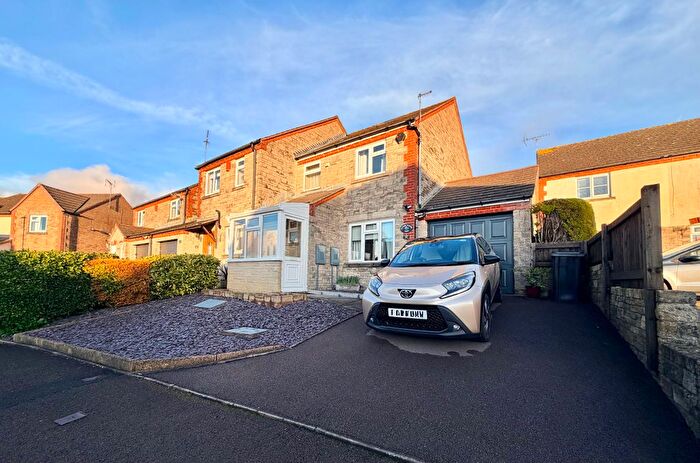 3 Bedroom Semi-Detached House For Sale In Mount Pleasant Road, Cinderford, GL14