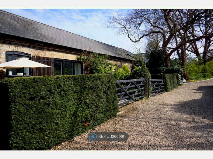 2 Bedroom Flat To Rent In Old Road, Harlow CM17