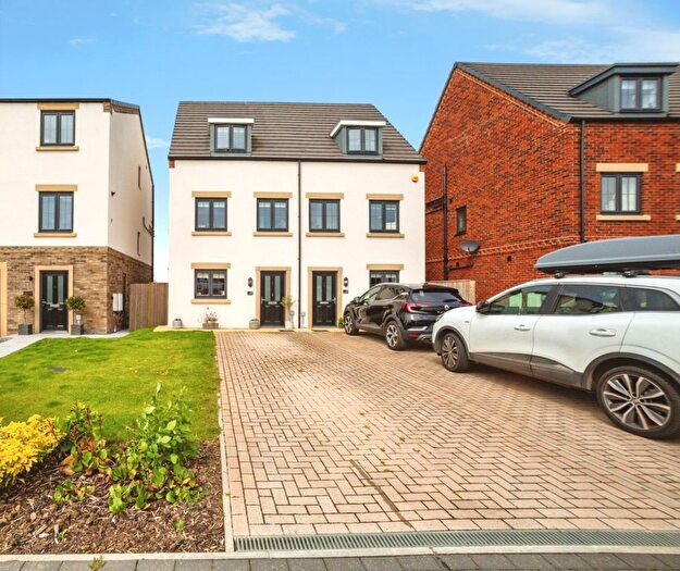 3 Bedroom Semi-Detached House For Sale In Lake View Road, Wath Upon Dearne, Rotherham, S63