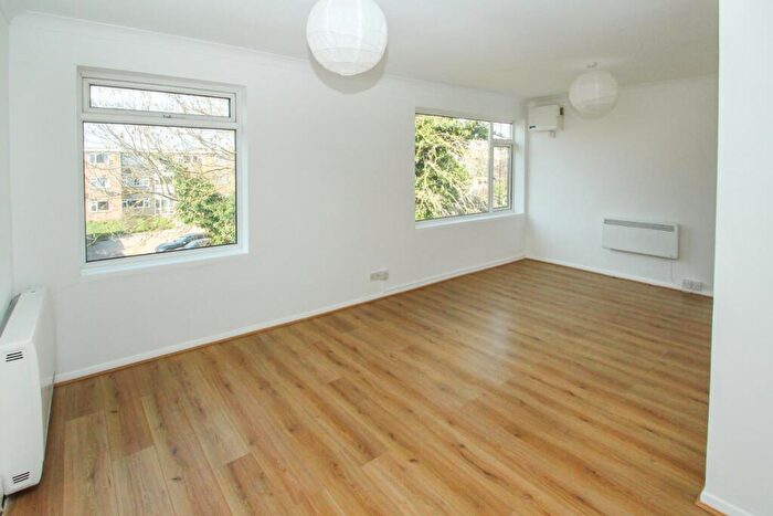 1 Bedroom Flat To Rent In Hedge Court, Hainault Road, Leytonstone, London, E11