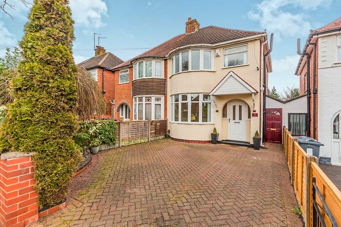 3 Bedroom Semi-Detached House To Rent In Dowar Road, Rednal, Birmingham, B45