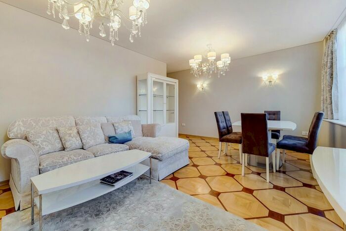 2 Bedroom Flat To Rent In Flat, Latymer House, Piccadilly, London, W1J