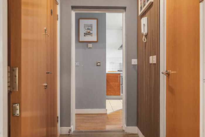 1 Bedroom Apartment For Sale In Cheshire Street, London, E2