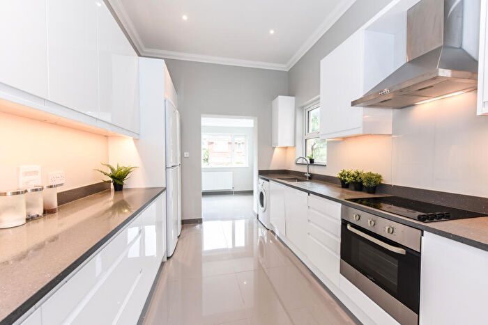 6 Bedroom House To Rent In Shaftesbury Road, Southsea, PO5