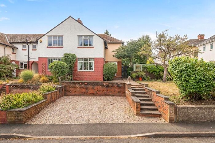 3 Bedroom End Of Terrace House For Sale In Bourton Road, Buckingham, MK18