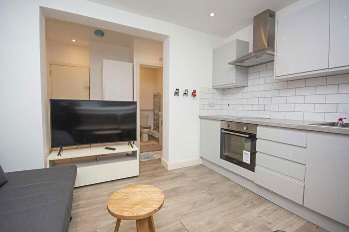 1 Bedroom Flat To Rent In Foscote Road, London, NW4