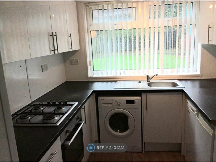 2 Bedroom Semi-Detached House To Rent In Newlands Grove, Sheffield, S12