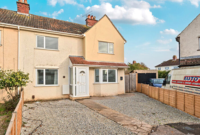 2 Bedroom Apartment For Sale In Moordell Close, Yate, Bristol, Gloucestershire, BS37