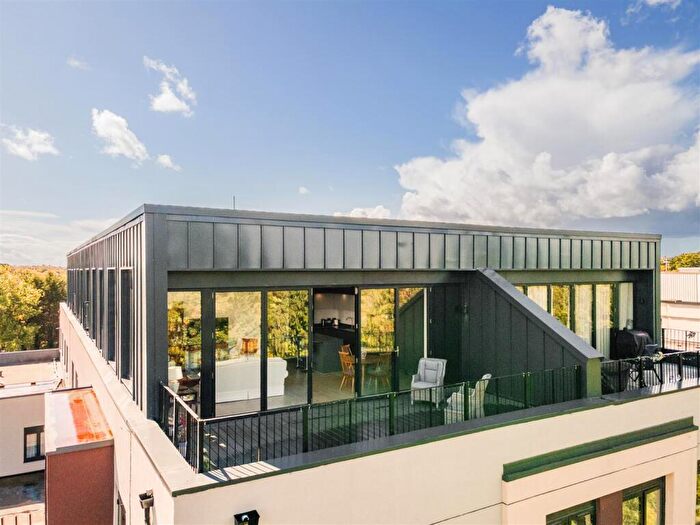 3 Bedroom Apartment For Sale In Streetsbrook Road, Solihull, B91