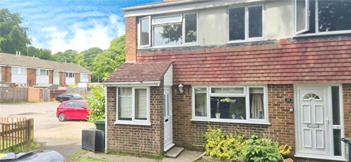 3 Bedroom End Of Terrace House For Sale In Fir Tree Grove, Chatham, Kent, ME5