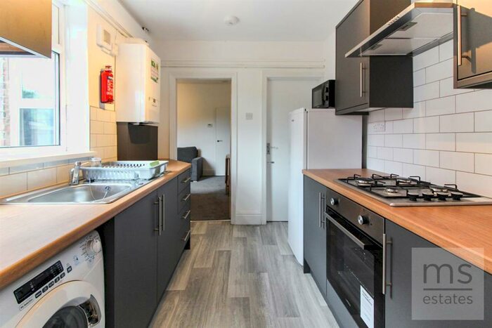 3 Bedroom Terraced House To Rent In Cycle Road, Lenton, Nottingham, NG7