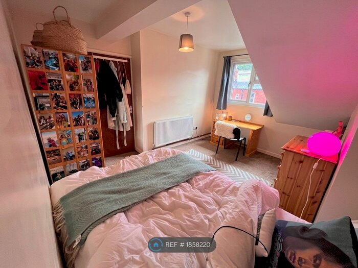 5 Bedroom Terraced House To Rent In Royal Park Terrace, Leeds, LS6