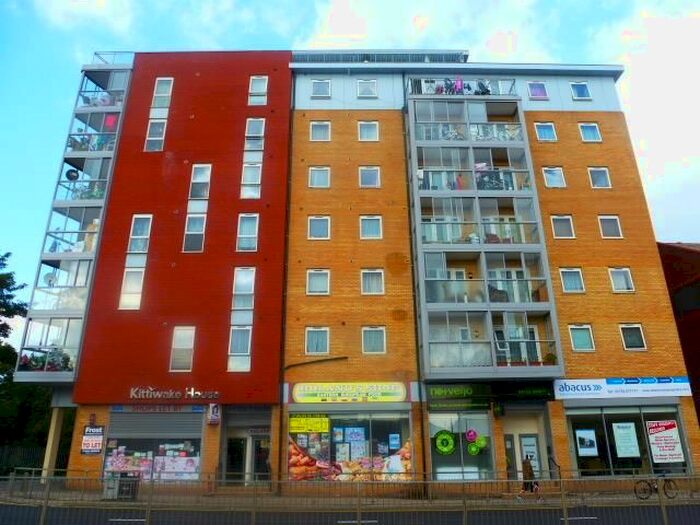 2 Bedroom Flat To Rent In High Street, Slough, SL1