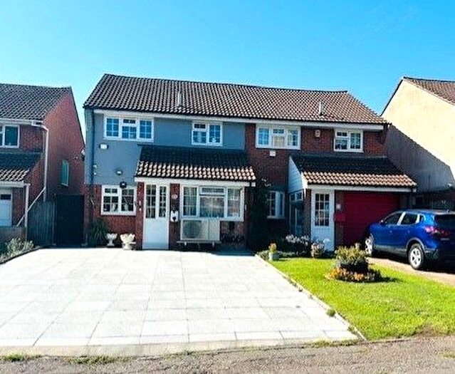 4 Bedroom Semi-Detached House To Rent In Brambles Farm Drive, Uxbridge, UB10