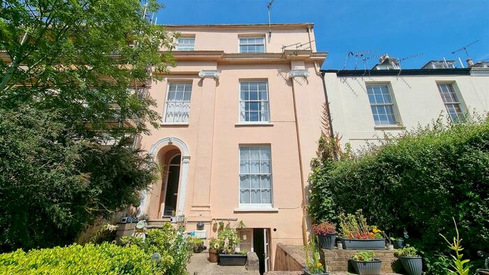 1 Bedroom Flat To Rent In Newport Terrace, Barnstaple, EX32