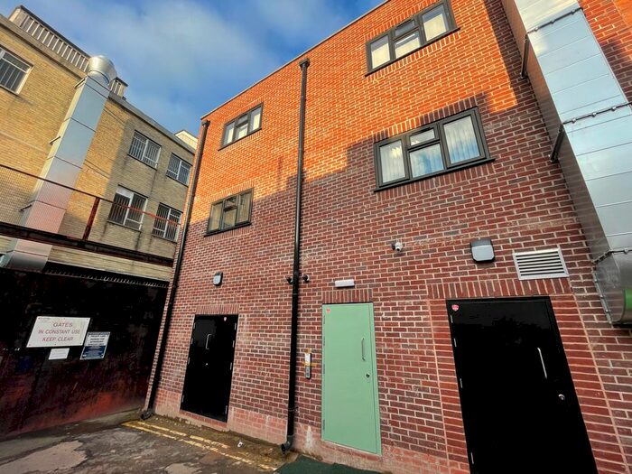 1 Bedroom Flat To Rent In Castle Yard, Wolverhampton, WV1