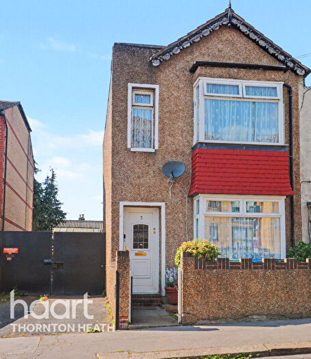 4 Bedroom End Of Terrace House For Sale In The Retreat, Thornton Heath, CR7