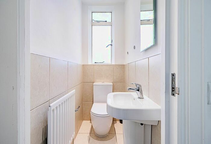 2 Bedroom Flat To Rent In Church Close, Kensington Church Street, London, W8