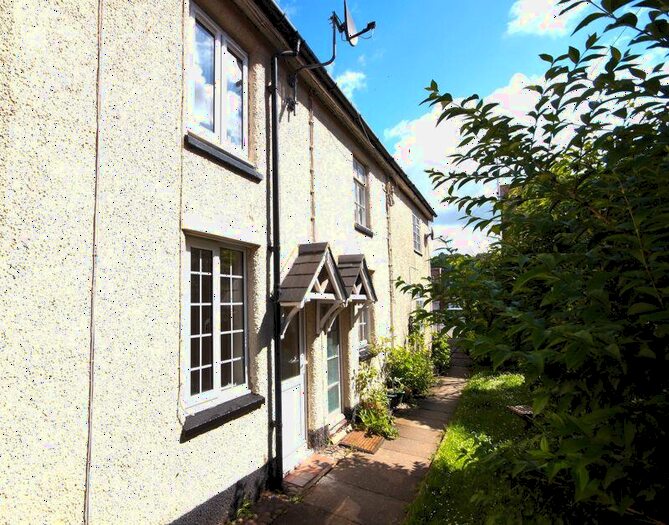 2 Bedroom Terraced House To Rent In High Street, Great Missenden, HP16