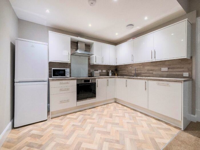 5 Bedroom Flat To Rent In Brunswick Street, Hillside, Edinburgh, EH7